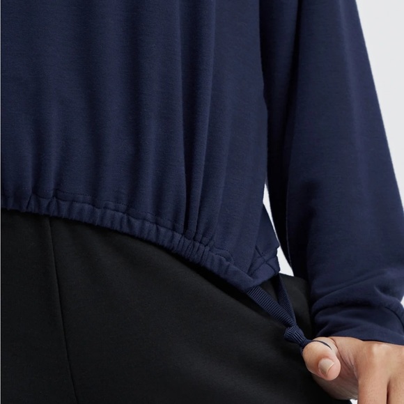 NWT Fabletics Luxe Pullover in a Size Large - Picture 3 of 5